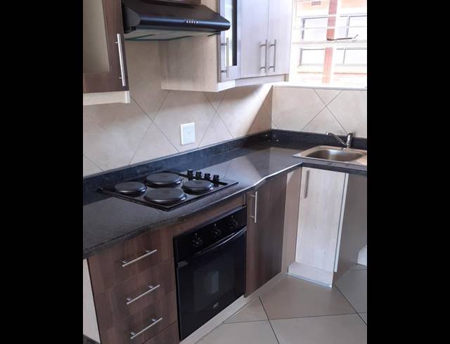 2 BEDROOM TOWNHOUSE FOR SALE IN ALBERTON NORTH